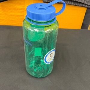 Nalgene Blue and Green Water Bottle 32 ounces wide mouth pastel green bottle new